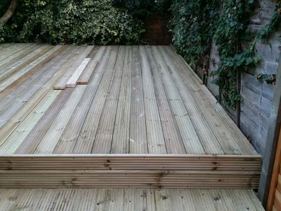 Painting and Decorating Northampton Decking